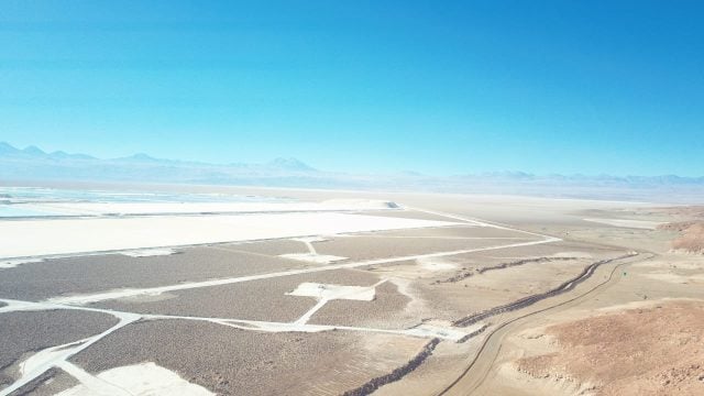 Salar de Atacama se fractura por explotación excesiva de litio