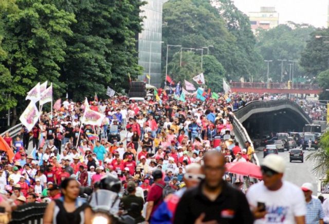 Miles de venezolanos celebran un mes del triunfo electoral de Maduro