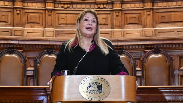 Comienzan a aparecer dudas sobre fallos de Ángela Vivanco en casos de SQM