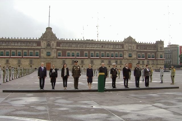 AMLO honra a víctimas de sismos de 1985 y 2017: “La memoria es un ejercicio de resistencia»