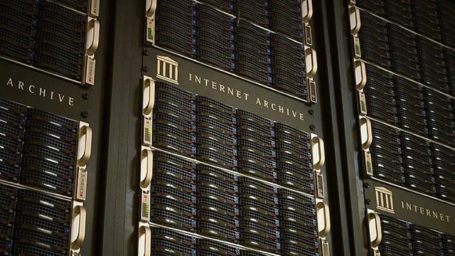 Gigantes editoriales asestan golpe a la cultura abierta: Tribunal de Manhattan falla contra Internet Archive