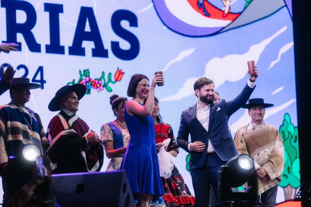 Presidente Gabriel Boric Font inaugura las fondas de Parque O’Higgins junto a la alcaldesa de Santiago Irací Hassler