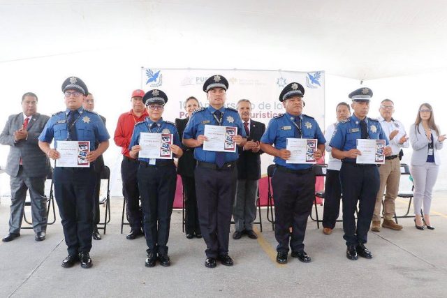 Policía Turística reconoce a elementos en décimo aniversario