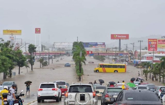 Profeco vigila negocios en Acapulco para evitar abusos en precios por el paso del huracán John