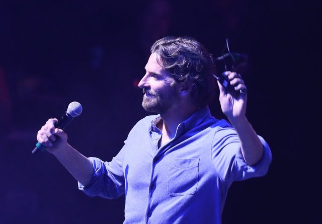 Bradley Cooper busca mejorar el cuidado de pacientes con cáncer en México