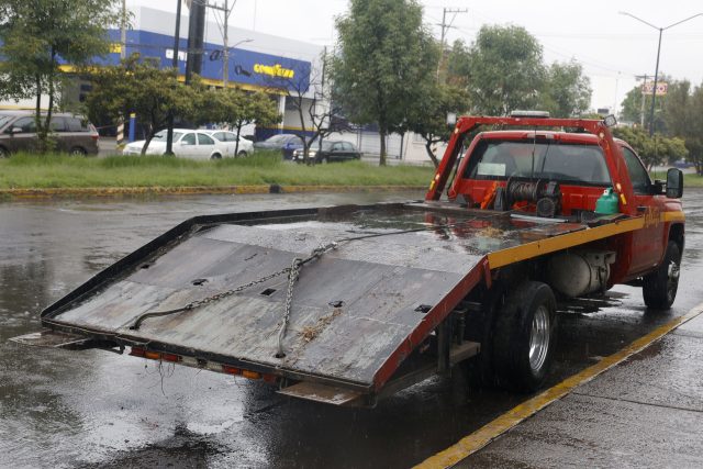 Gobierno de Puebla publica tarifas máximas por servicio de grúas, conócelas y evita abusos