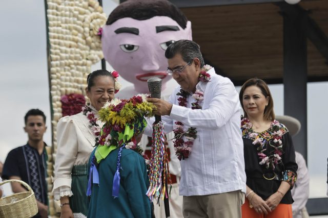 Inaugura gobernador Sergio  Céspedes la edición 59 del festival ‘Huey Atlixcáyotl’