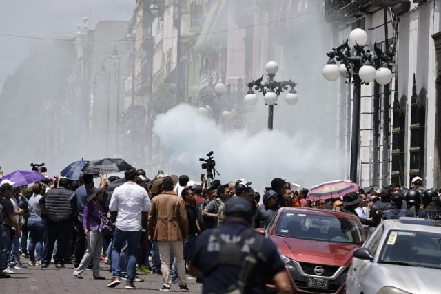 Rector de Upaep rechaza violencia en Congreso de Puebla durante protestas contra reforma judicial