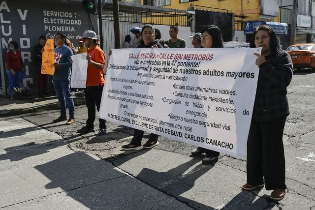 Vecinos de Prados Agua Azul rechazan nuevo trayecto de la Línea 3 del RUTA