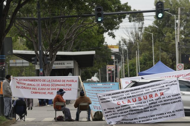 Por segundo día, ejidatarios bloquean Bulevar Valsequillo y Las Torres y reclaman pago por expropiación de tierras