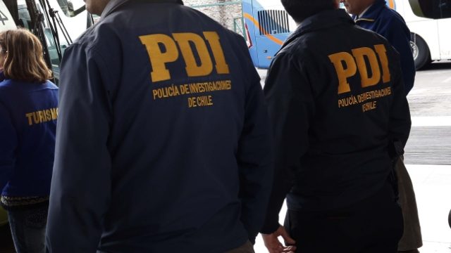 La institución lo había sobreseído: Formalizan a funcionario de la PDI por violación en contra de compañera de unidad