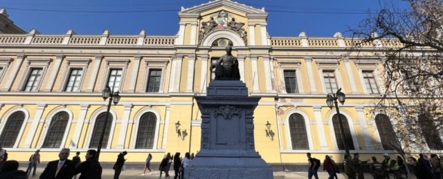 Por primera vez la Universidad de Chile desvincula a académico por acoso sexual a alumnas