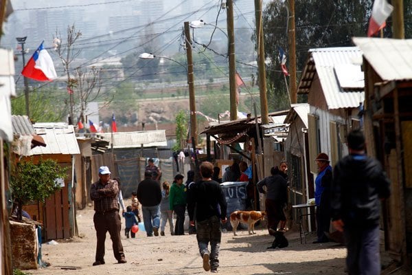 Fundación Sol: 55% de las personas trabajadoras en Chile no logra sacar a una familia de la pobreza