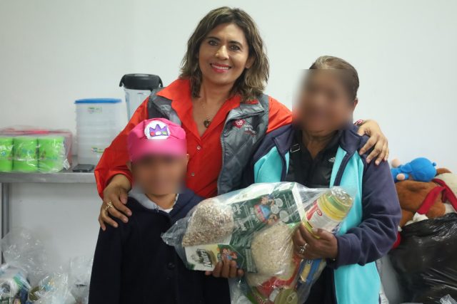 Hijos de madres encarceladas reciben paquetes alimentarios de Secretaría de Bienestar Puebla