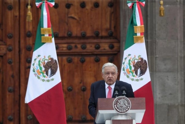 López Obrador destaca crecimiento económico en Informe pese a adversidades