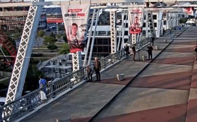 Jon Bon Jovi evita tragedia en Nashville al rescatar a mujer en puente | Video