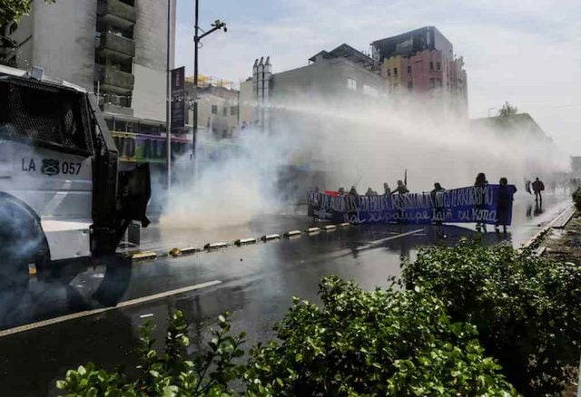 “Nos llenaron de gases, las aguas estaban con químicos”: Denuncian represión policial en marcha mapuche