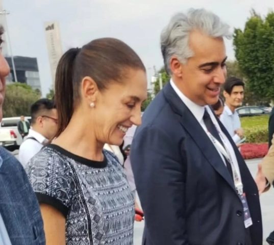 Marco Enríquez-Ominami asiste a la toma de protesta de Claudia Sheinbaum y se reúne con líderes políticos