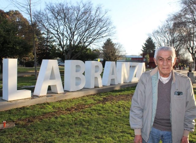 El candidato más longevo tiene 80 años y fue exonerado político: “Los adultos mayores están abandonados”