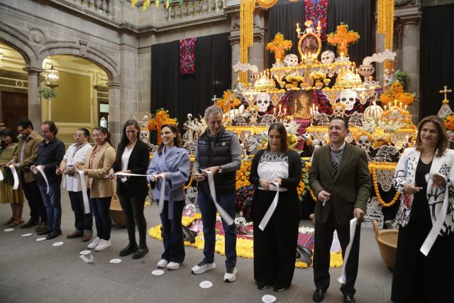 Inaugura Pepe Chedraui el Corredor de Ofrendas en la ciudad de Puebla, estará hasta el 2 de noviembre