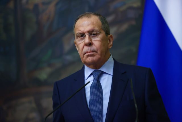 Serguéi Lavrov afirma que Rusia trabajará para resolver las crisis en Palestina, Líbano y Libia