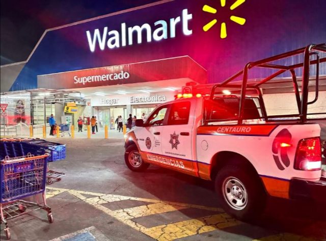 Evacúan Wal Mart Las Ánimas por fuga de gas proveniente de panadería