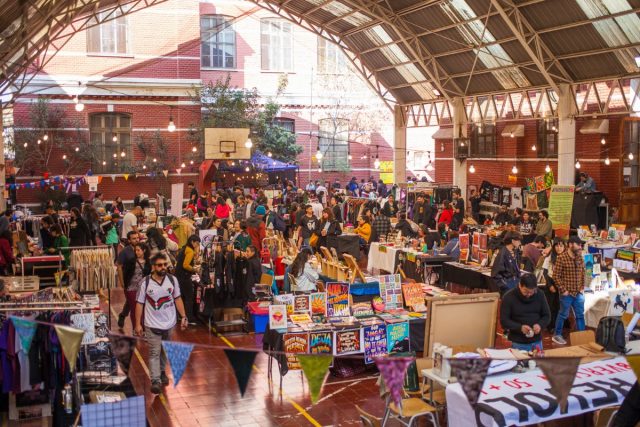 Feria Kontrabando se toma la Cúpula del Parque O’Higgins con más de 100 artistas gráficos y actividades gratuitas