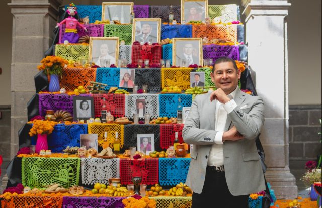 Alejandro Armenta impulsa instalación de ofrenda en memoria de activistas y defensores del agua