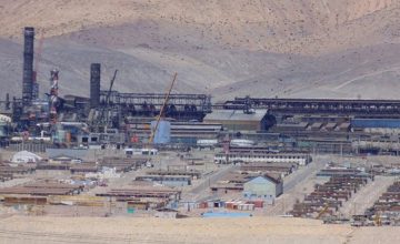 De acuerdo con la fiscalización, Codelco no implementó el CEMS ni la conexión en línea exigida. Esto incluye la medición de variables operacionales como el flujo de gases procesado, el estado de los sopladores y la producción de ácido sulfúrico. “La conexión en línea es un requisito técnico fundamental para el monitoreo de emisiones”, señalaron desde la SMA.