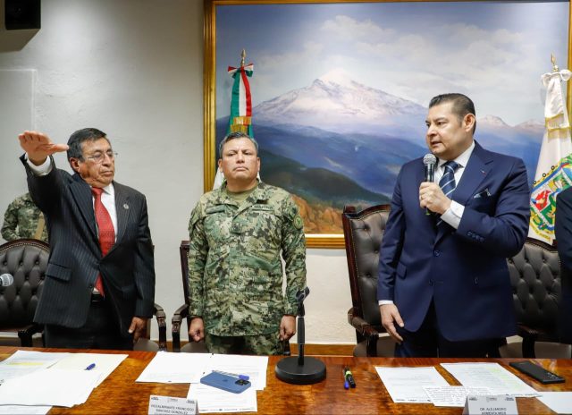 Alejandro Armenta encabeza toma de protesta de Humberto Eloy Aguilar Viveros como secretario del Consejo Estatal de Seguridad Pública