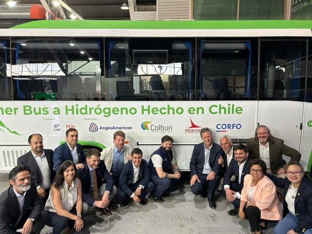 Boric presenta el primer bus de hidrógeno verde de fabricación 100% nacional