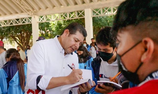 Con apoyo de Sheinbaum, llegará la Universidad Rosario Castellanos a Puebla: Alejandro Armenta