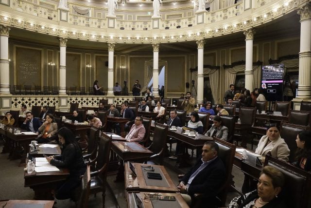 Congreso de Puebla se suma a decreto nacional, prohíbe venta y uso de vapeadores