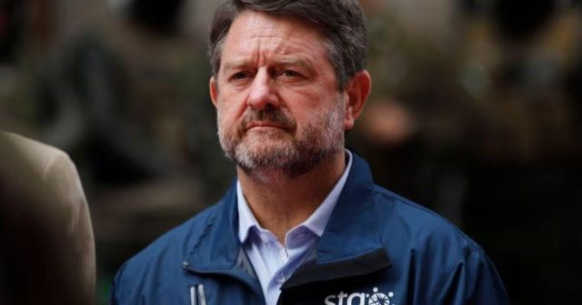 Claudio Orrego pide al gobierno autorizar a Carabineros el uso de armas no letales