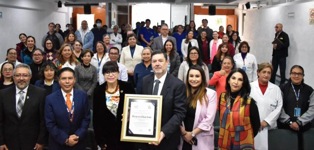 Recibe Licenciatura en Estomatología reconocimiento del Conaedo