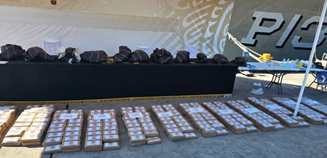 Vinculan a dos lancheros de nacionalidad guatemalteca por transportar 453 kilos de cocaína