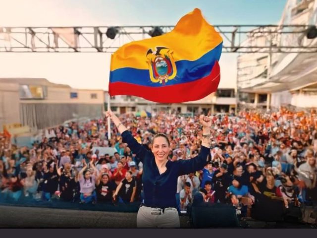 Luisa González lidera las encuestas: Noboa enfrenta mayor rechazo en un Ecuador polarizado