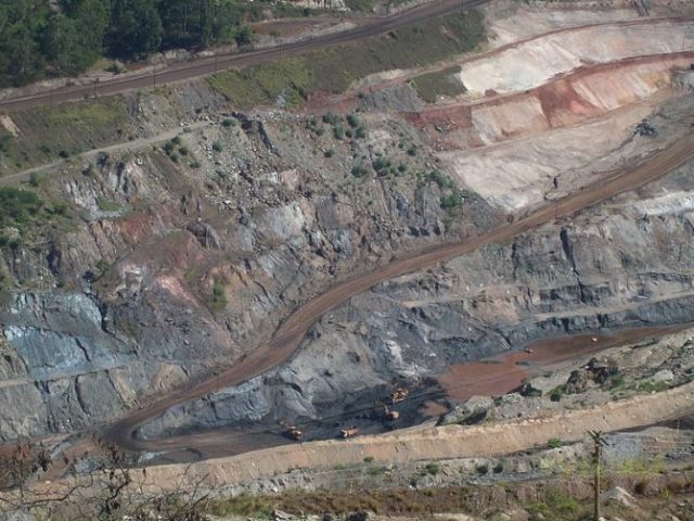 Al menos cinco muertos y tres desaparecidos dejan deslizamientos de tierra en sureste de Brasil