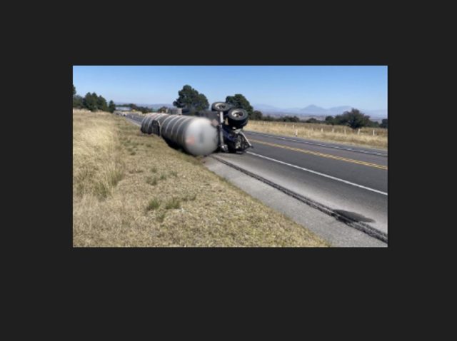 La autopista del sur: supercarretera Amozoc-Perote casi cumple 24 horas cerrada por volcadura de pipa