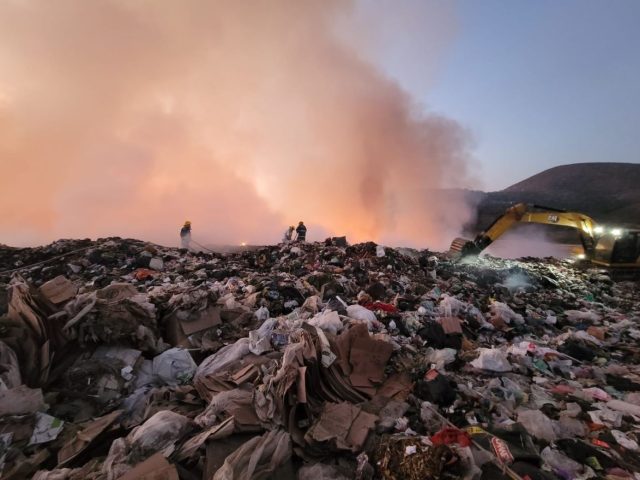 Denuncian Bomberos y Protección Civil frecuentes quemazones junto al Periférico Ecológico