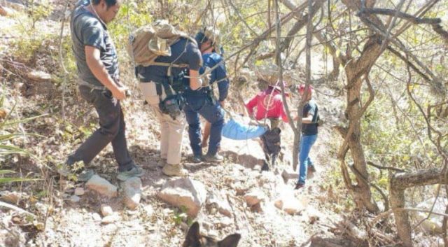 Localizan viva, en una zanja del Cerro Pachón, a mujer de la tercera edad reportada como desaparecida en Xochiltepec