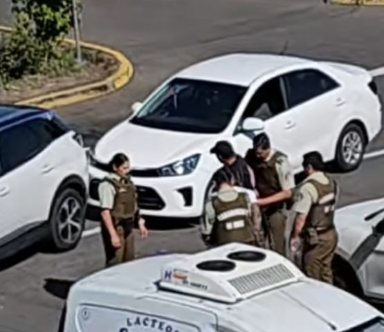 Video | Conductor frustra encerrona y Carabineros detiene a los agresores en Concepción