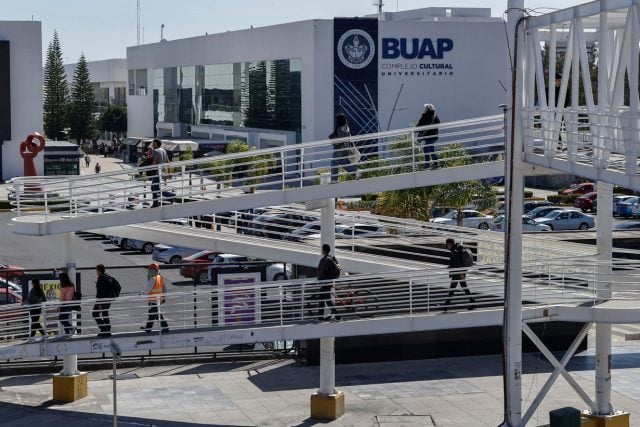 Construcción de escaleras eléctricas y elevador en puente del CCU iniciará en marzo