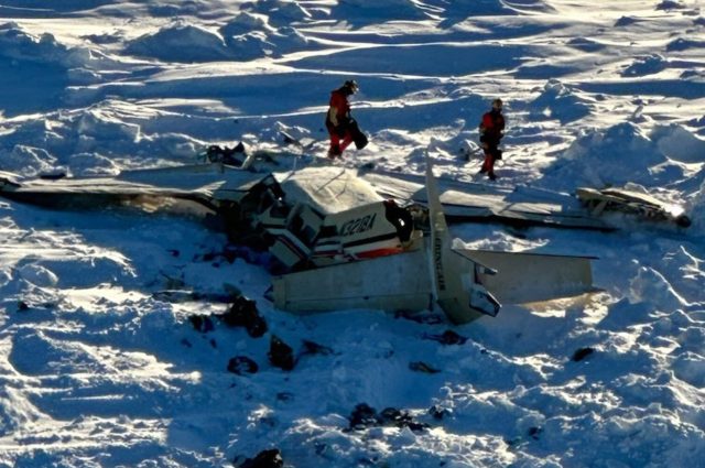 Confirman muerte de 10 pasajeros tras hallar avión desaparecido accidentado en Alaska