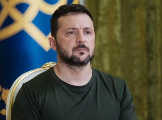 A 3 años de la guerra entre Rusia y Ucrania, Zelensky ofrece dimitir a cambio de la paz