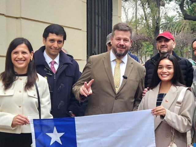 No es broma: Partido de Johannes Kaiser se prepara para su primer encuentro de mujeres este 8M