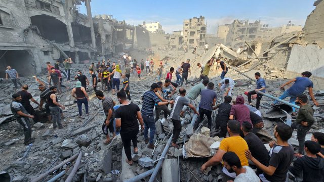 Crisis humanitaria en Gaza: Más de 400 muertos tras reanudación de bombardeos israelíes