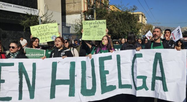 «Pierden millones cada día por mezquindad»: 95% de los trabajadores de Starbucks rechaza oferta y siguen en huelga