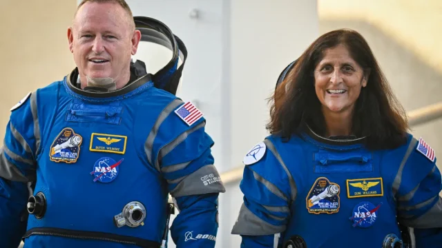 Astronautas de la NASA regresan a la Tierra después de una misión extendida de 9 meses en el espacio