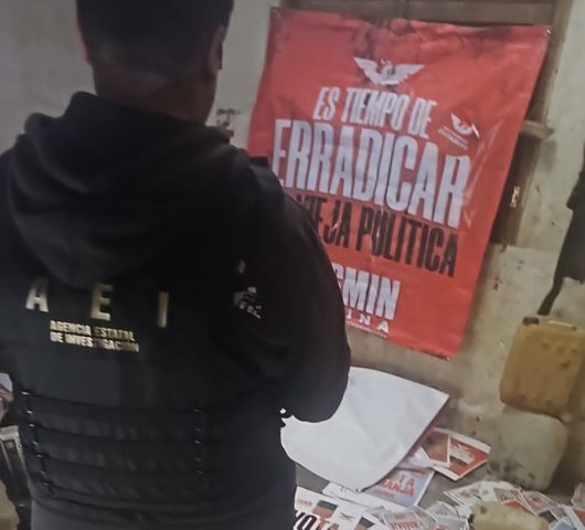 Cateo en Chignahuapan revela propaganda política, vales para compra de votos y armas de fuego